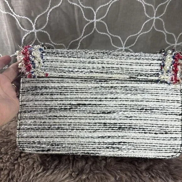 Zara, Multicoloured woven crossbody bag. Pearl and frayed detail on the flap. - Picture 13 of 14